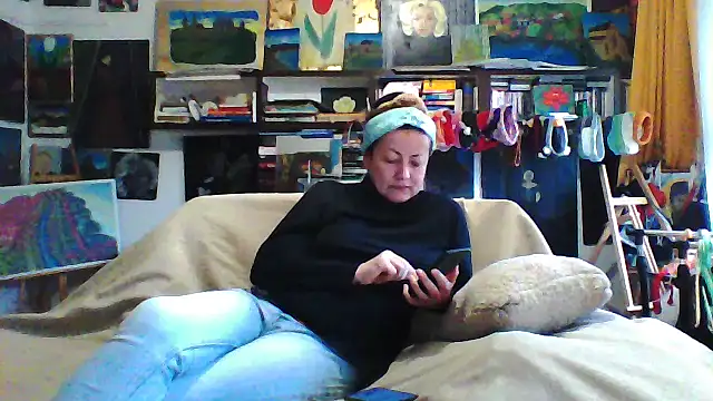 MariaAnaSunshine online show from December 4, 7:40 am