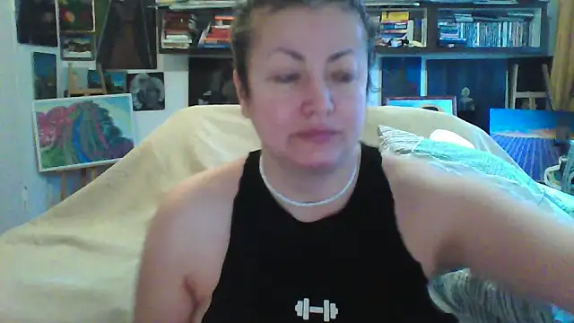 Snapshot of MariaAnaSunshine chatting on February 9, 7:39 am MariaAnaSunshine online show from February 9, 7:39 am
