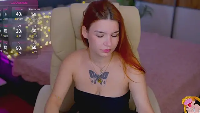 Snapshot of RedShinee chatting on November 5, 7:44 am RedShinee online show from November 5, 7:44 am