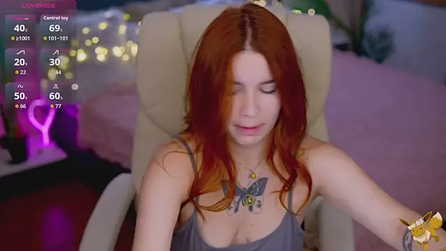 Snapshot of RedShinee chatting on November 26, 1:22 pm RedShinee online show from November 26, 1:22 pm