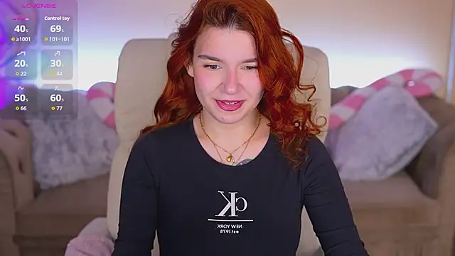 Snapshot of RedShinee chatting on January 13, 7:23 am RedShinee online show from January 13, 7:23 am