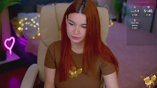 Snapshot of RedShinee chatting on November 11, 6:52 am RedShinee online show from November 11, 6:52 am