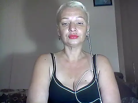 Snapshot of MaryJane441 chatting on September 30, 7:14 am MaryJane441 online show from September 30, 7:14 am