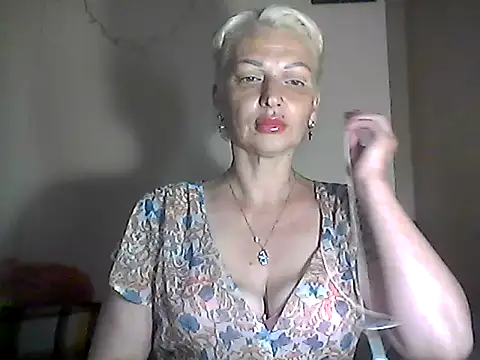 Snapshot of MaryJane441 chatting on June 25, 8:47 pm MaryJane441 online show from June 25, 8:47 pm