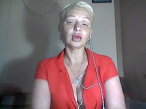 Snapshot of MaryJane441 chatting on July 8, 8:31 pm MaryJane441 online show from July 8, 8:31 pm