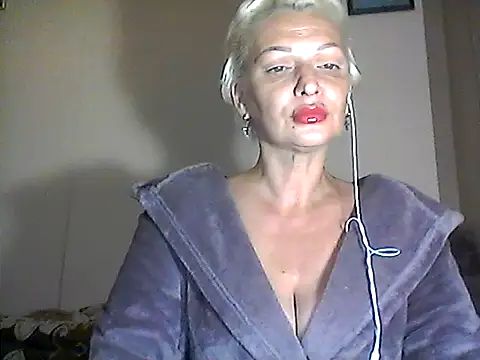 Snapshot of MaryJane441 chatting on October 1, 6:23 pm MaryJane441 online show from October 1, 6:23 pm