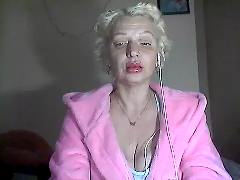 MaryJane441 online show from April 8, 8:10 pm