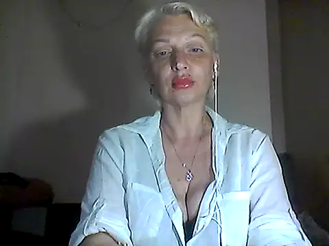 Snapshot of MaryJane441 chatting on June 4, 9:08 pm MaryJane441 online show from June 4, 9:08 pm
