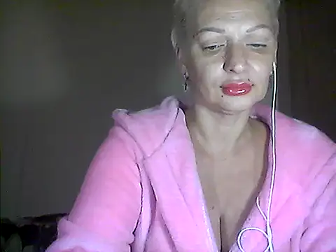 Snapshot of MaryJane441 chatting on October 17, 8:10 pm MaryJane441 online show from October 17, 8:10 pm