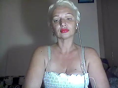 Snapshot of MaryJane441 chatting on September 27, 7:31 pm MaryJane441 online show from September 27, 7:31 pm