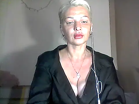Snapshot of MaryJane441 chatting on July 10, 8:09 pm MaryJane441 online show from July 10, 8:09 pm