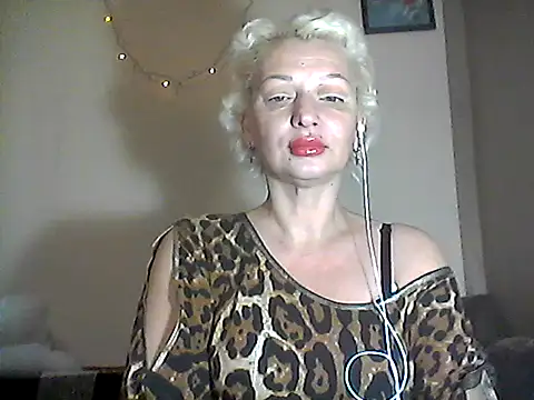 MaryJane441 online show from January 6, 9:30 pm