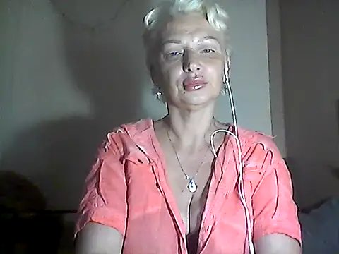 Snapshot of MaryJane441 chatting on July 4, 8:46 pm MaryJane441 online show from July 4, 8:46 pm