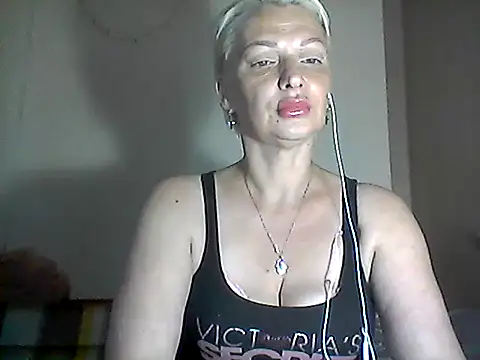 Snapshot of MaryJane441 chatting on July 11, 10:10 pm MaryJane441 online show from July 11, 10:10 pm