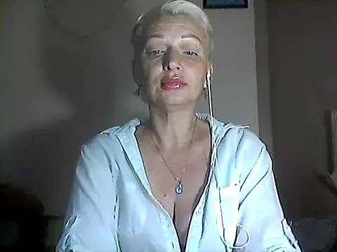 Snapshot of MaryJane441 chatting on July 9, 8:19 pm MaryJane441 online show from July 9, 8:19 pm