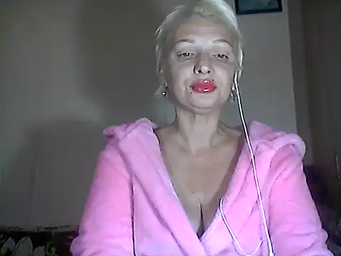 Snapshot of MaryJane441 chatting on October 15, 5:54 pm MaryJane441 online show from October 15, 5:54 pm