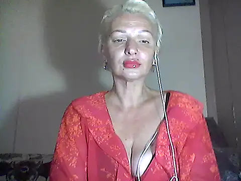 Snapshot of MaryJane441 chatting on September 29, 6:46 pm MaryJane441 online show from September 29, 6:46 pm