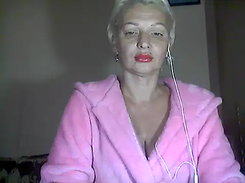 Snapshot of MaryJane441 chatting on October 16, 6:05 pm MaryJane441 online show from October 16, 6:05 pm
