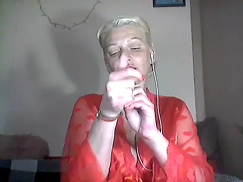 MaryJane441 online show from May 7, 8:01 pm