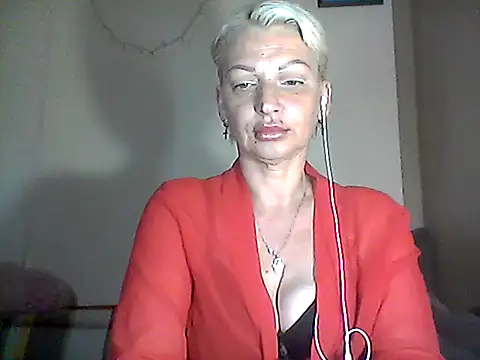 Snapshot of MaryJane441 chatting on June 19, 8:36 pm MaryJane441 online show from June 19, 8:36 pm