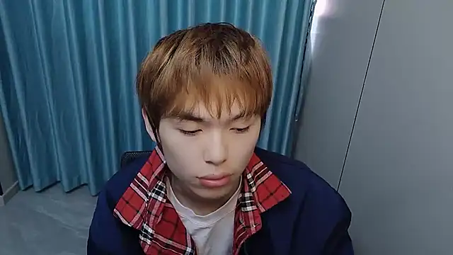 xiaottt1918 online show from April 2, 7:15 am