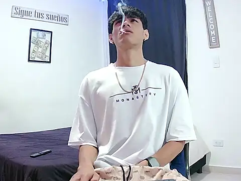 harrytomson 1 online show from November 18, 9:45 am