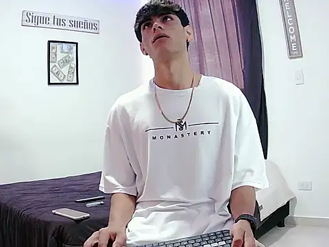 harrytomson 1 online show from November 17, 6:34 pm