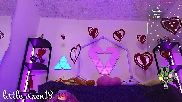 littlevixen18 online show from March 20, 2:29 pm