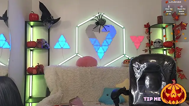 littlevixen18 online show from October 23, 1:54 pm