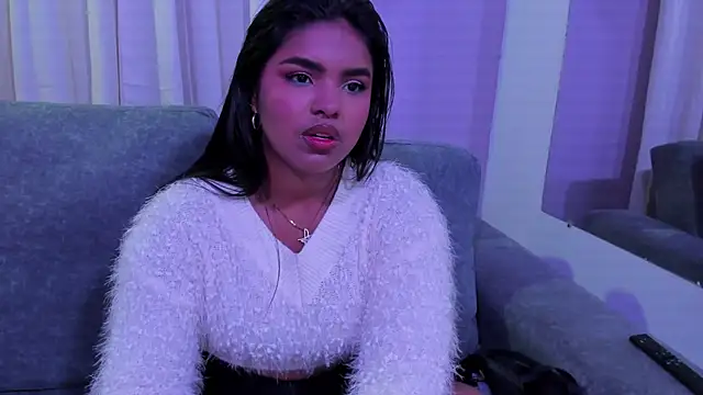 Snapshot of zoe_roux21 chatting on September 28, 3:13 am zoe roux21 online show from September 28, 3:13 am
