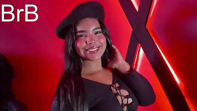 Snapshot of zoe_roux21 chatting on October 5, 10:00 pm zoe roux21 online show from October 5, 10:00 pm