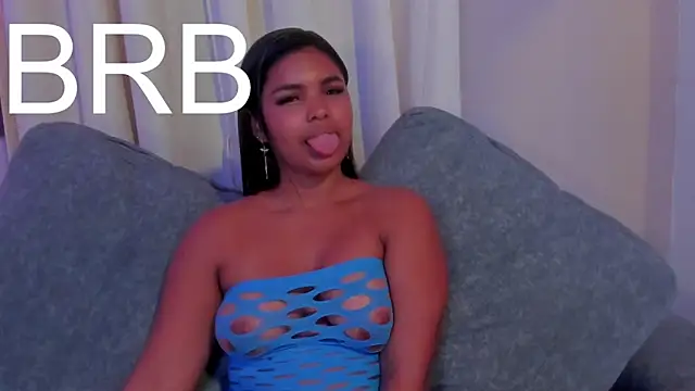 zoe roux21 online show from December 14, 8:09 am