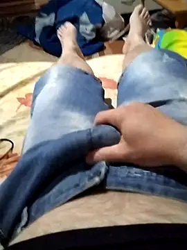 nudistu021 online show from April 22, 3:41 pm