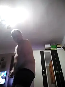 nudistu021 online show from March 22, 2:07 pm