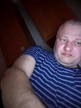 nudistu021 online show from April 15, 3:16 pm