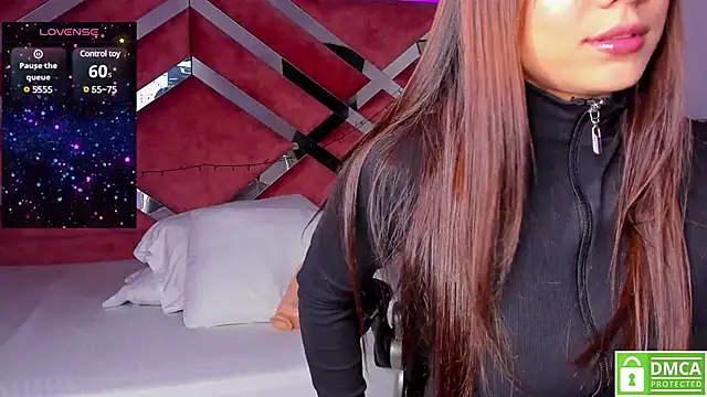 Snapshot of Sophie_gil_ chatting on January 13, 1:28 pm Sophie gil online show from January 13, 1:28 pm