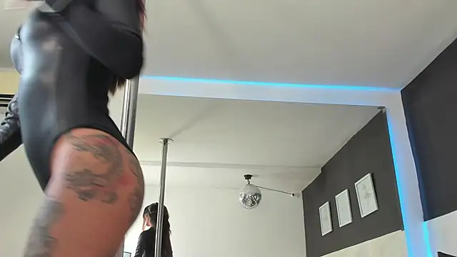 Snapshot of scarlet_castro chatting on January 21, 11:56 am scarlet castro online show from January 21, 11:56 am