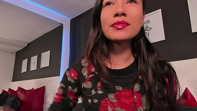 Snapshot of scarlet_castro chatting on September 27, 12:11 pm scarlet castro online show from September 27, 12:11 pm