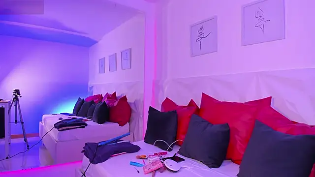 scarlet castro online show from March 12, 4:44 pm