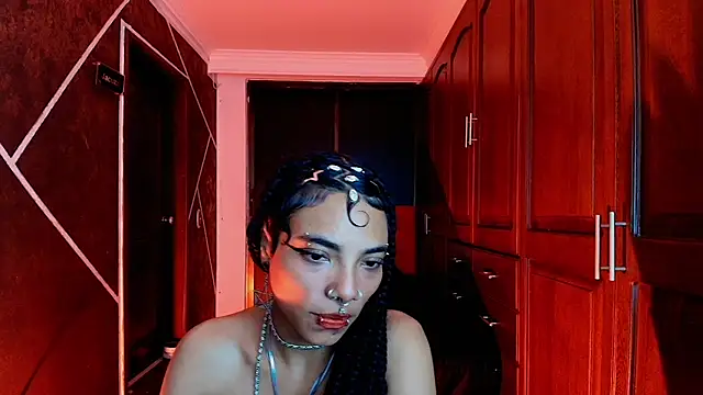 Snapshot of SexyNaf chatting on March 8, 1:17 am SexyNaf online show from March 8, 1:17 am