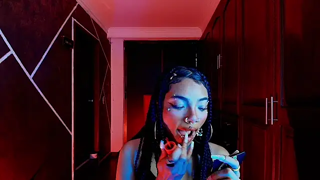 Snapshot of SexyNaf chatting on February 25, 10:09 pm SexyNaf online show from February 25, 10:09 pm