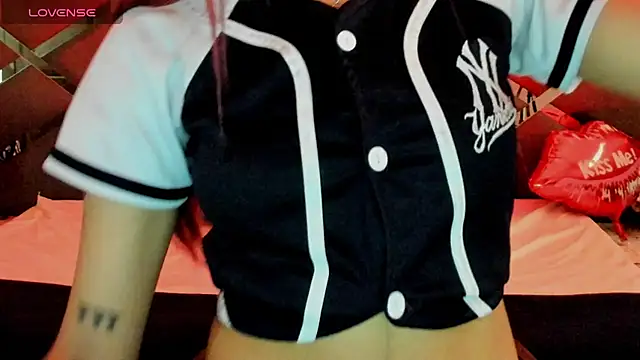 Snapshot of SexyNaf chatting on October 2, 7:06 pm SexyNaf online show from October 2, 7:06 pm