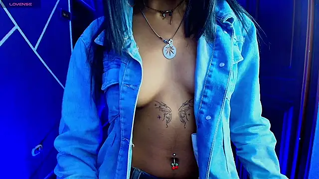 Snapshot of SexyNaf chatting on February 19, 7:16 pm SexyNaf online show from February 19, 7:16 pm