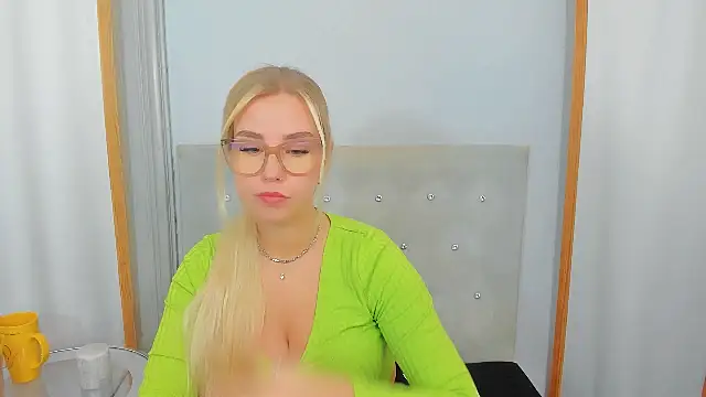 KristyHoney online show from February 28, 6:32 am