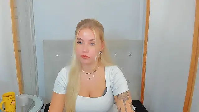 KristyHoney online show from March 3, 9:45 am
