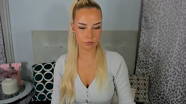 Snapshot of KristyHoney chatting on May 19, 3:08 pm KristyHoney online show from May 19, 3:08 pm