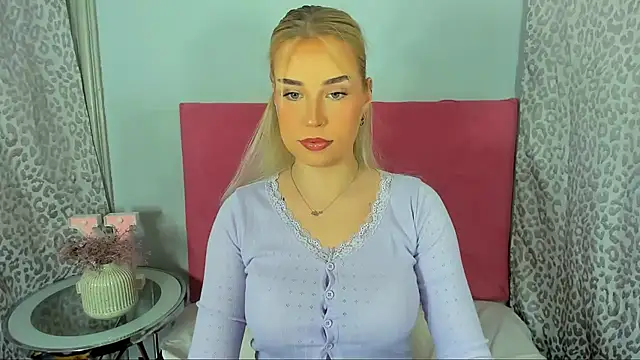 Snapshot of KristyHoney chatting on February 22, 3:13 pm KristyHoney online show from February 22, 3:13 pm