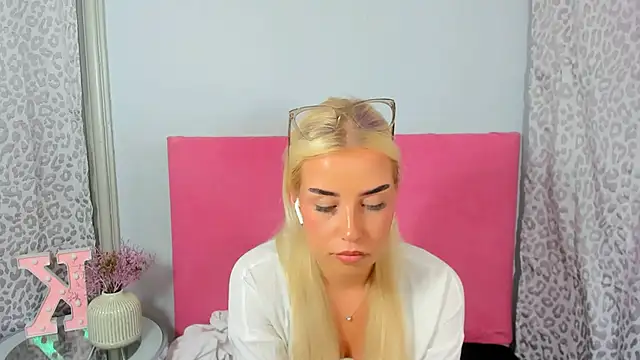 KristyHoney online show from October 7, 5:36 pm