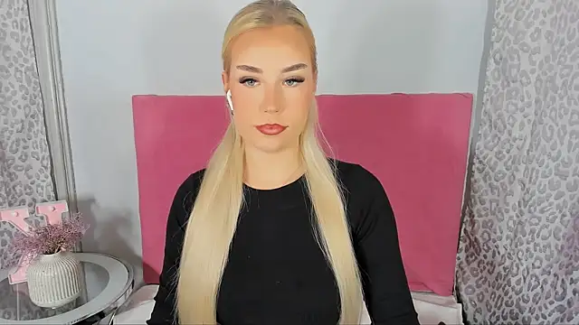 KristyHoney online show from March 8, 3:15 pm