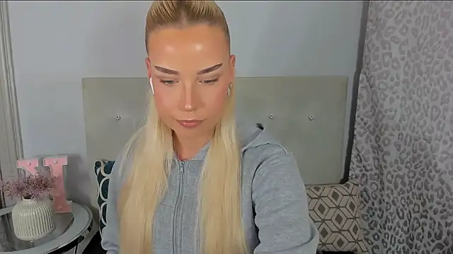 Snapshot of KristyHoney chatting on May 11, 2:45 pm KristyHoney online show from May 11, 2:45 pm